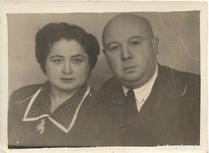Alte Fotografie: ** FA827 - FOTOGRAFIA PEQUE&Ntilde;O FORMATO - PAREJA - 6 X 4,5 CM.