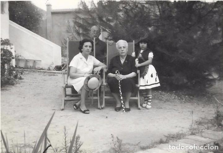 Fotografia antiga: ** AM447 - FOTOGRAFIA - DOS SE&Ntilde;ORAS CON UNA NI&Ntilde;A