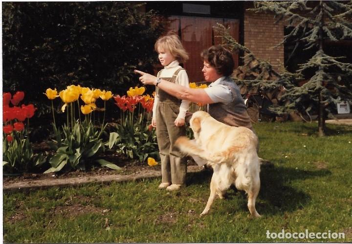 Fotografia antiga: :::: AM462 - FOTOGRAFIA - SE&Ntilde;ORA Y NI&Ntilde;A CON UN PERRITO