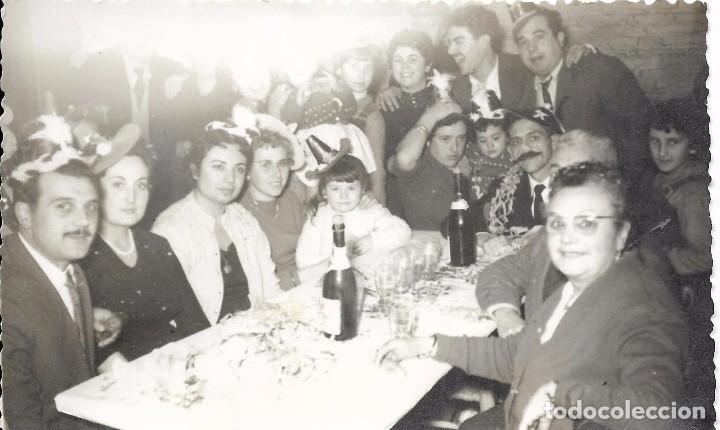 Fotografia antiga: *** AM598 - FOTOGRAFIA - AMIGOS EN UNA FIESTA - 1959