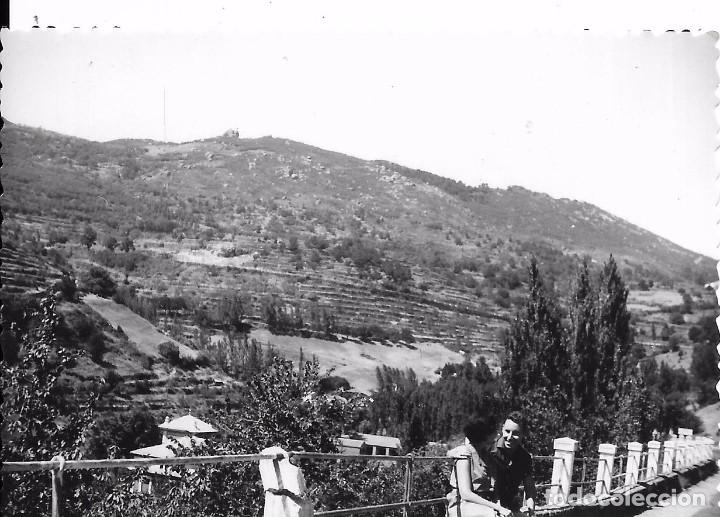Fotografia antiga: ** AM835 - FOTOGRAFIA - PAREJA EN UN BONITO PAISAJE - RF. C85