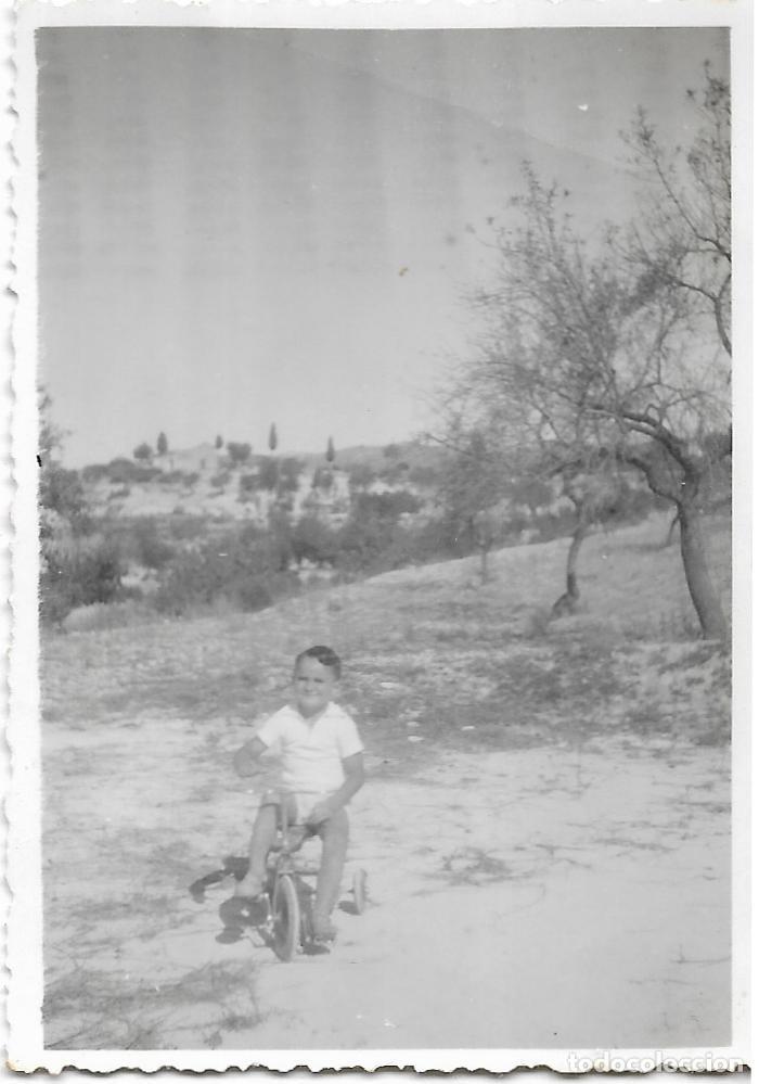 Antique Photography: == AD176 - FOTOGRAFIA - NI&Ntilde;O EN UN TRICICLO