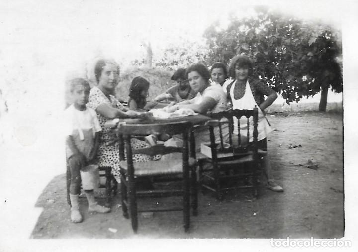 Antique Photography: == AD177 - FOTOGRAFIA - FAMILIA COMIENDO EN EL CAMPO