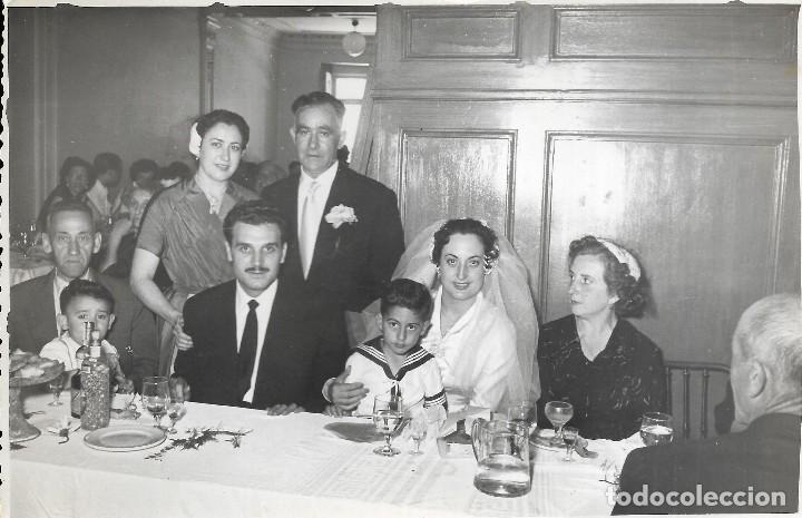 Alte Fotografie: :::: P186 - FOTOGRAFIA - PAREJA DE NOVIOS EN SU BANQUETE DE BODAS - 17,5 X 11,5 CM.