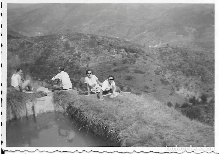 Antique Photography: == AD192 - FOTOGRAFIA - CUATRO AMIGOS EN UN BONITO PAISAJE