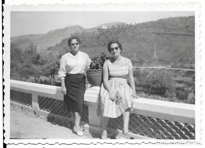 Antique Photography: == AD197 - FOTOGRAFIA - DOS AMIGAS