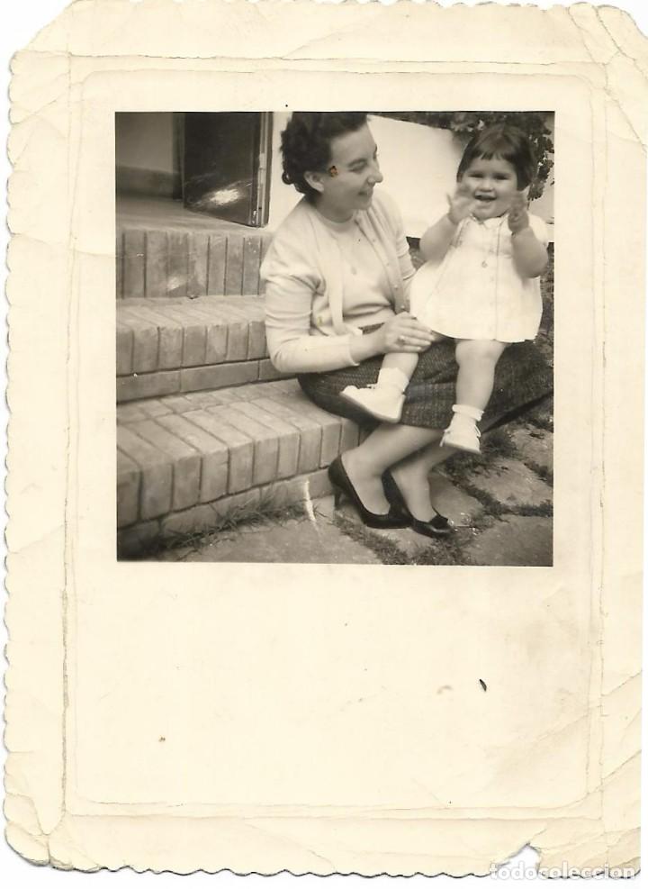 Antique Photography: == AD632 - FOTOGRAFIA - SE&Ntilde;ORA CON UNA BONITA NI&Ntilde;A EN BRAZOS