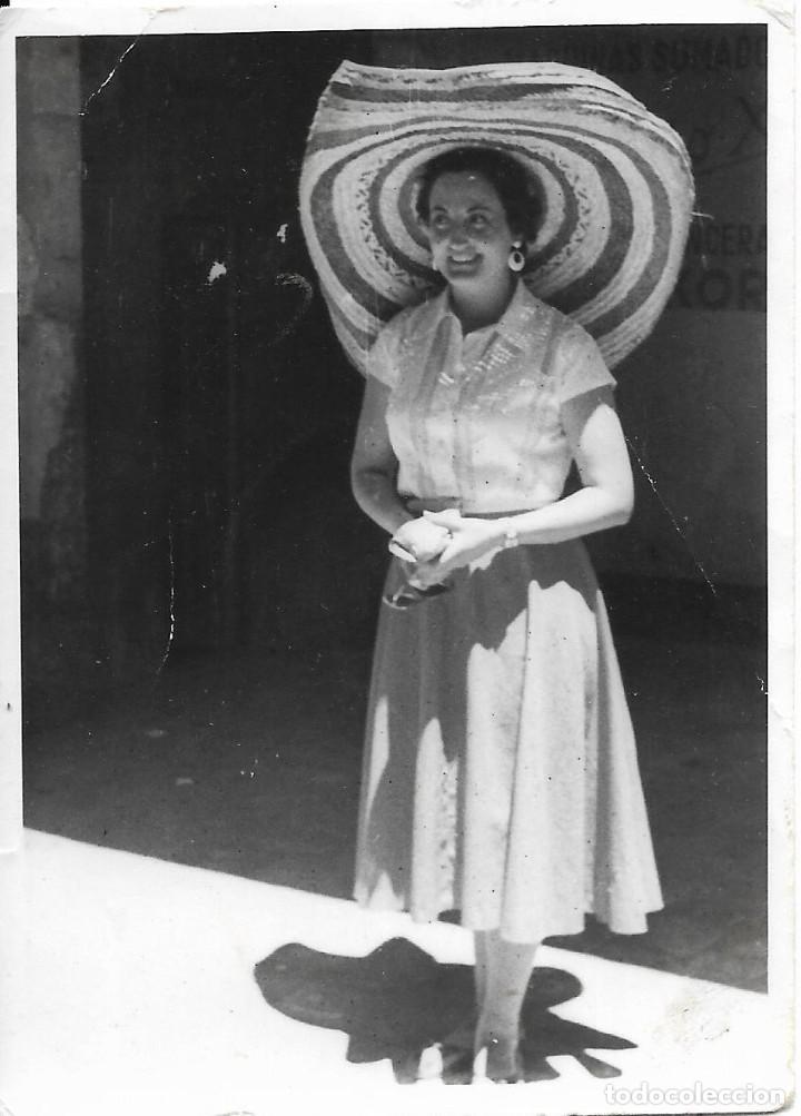 Antique Photography: == AD549 - FOTOGRAFIA - SE&Ntilde;ORA CON UN GRAN SOMBRERO