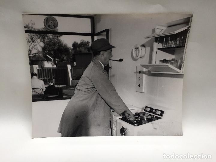 Fotograf&iacute;a antigua: JACQUES TATI  MON ONCLE  1958 - Foto 1