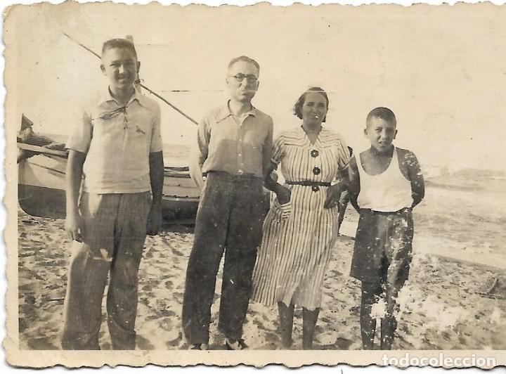 Fotografia antiga: == AD825 - FOTOGRAFIA - GRUPO FAMILIAR EN EL CAMPO