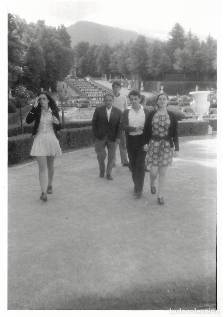 Fotografia antiga: == AD689 - FOTOGRAFIA - AMIGOS DE PASEO