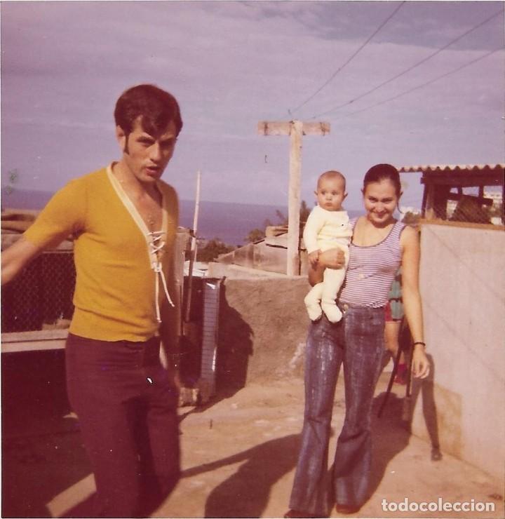 Fotografia antiga: == AF114 - FOTOGRAFIA - JOVEN PAREJA CON SU BEBE