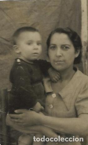 Photographie ancienne: *** FP762 - FOTOGRAFIA PEQUE&Ntilde;O FORMATO - SE&Ntilde;ORA CON SU NI&Ntilde;O EN BRAZOS - 6 X 4 CM.