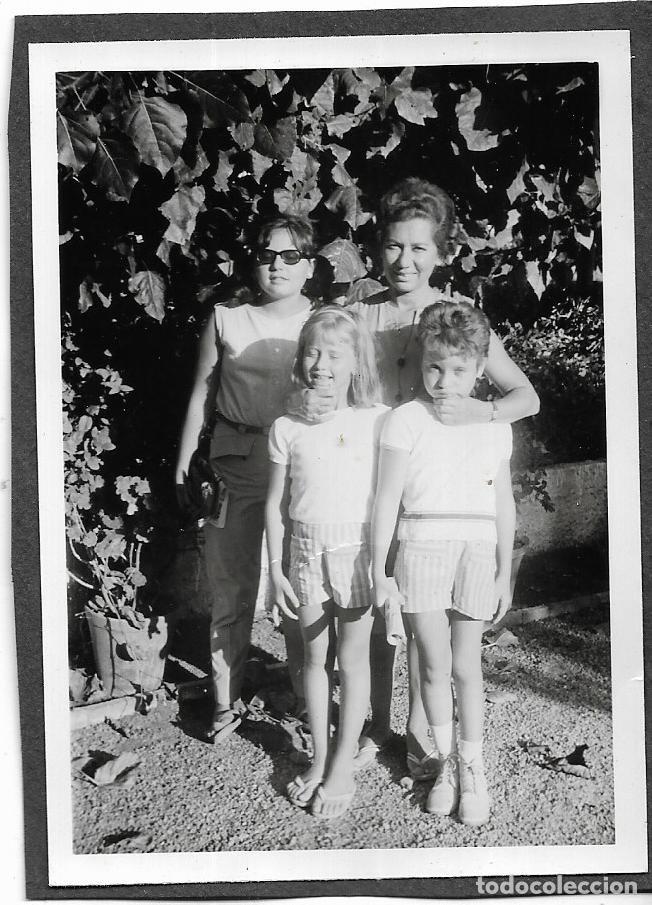 Photographie ancienne: *** AF371 - FOTOGRAFIA - SE&Ntilde;ORA CON TRES JOVENCITOS
