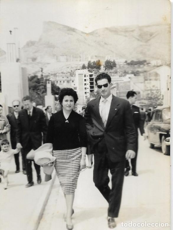 Photographie ancienne: == AD590 - FOTOGRAFIA - PAREJA DE PASEO