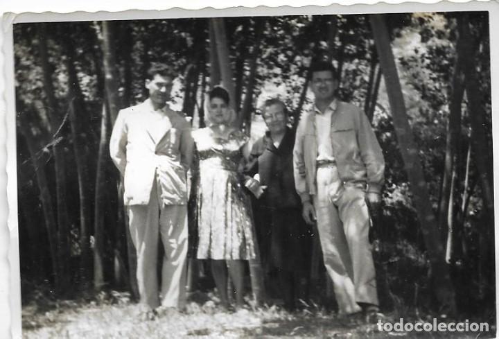 Photographie ancienne: == AD591 - FOTOGRAFIA - AMIGOS EN EL CAMPO