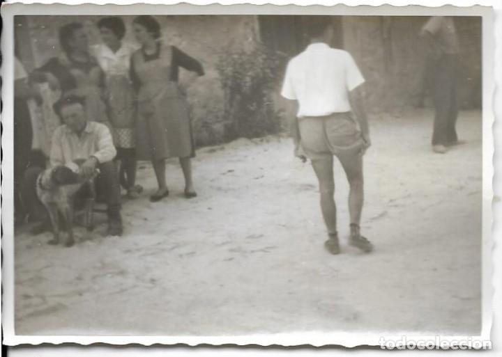 Photographie ancienne: == AD595 - FOTOGRAFIA - GRUPO DE GENTE EN LA CALLE