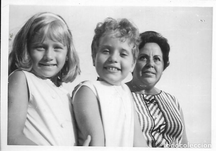 Fotografia antica: *** AF399 - FOTOGRAFIA - SE&Ntilde;ORA CON DOS JOVENCITAS