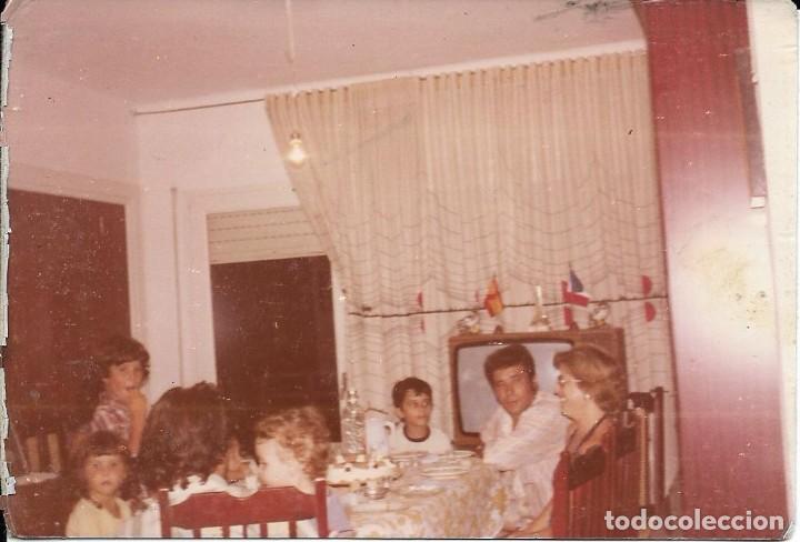 Fotografia antiga: :::: AF606 - FOTOGRAFIA - FAMILIA EN UNA COMIDA