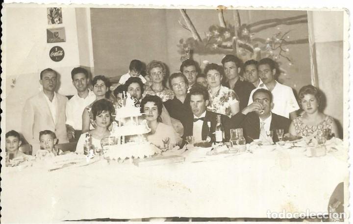Fotografia antica: == AF529 - FOTOGRAFIA - PAREJA DE NOVIOS CON SUS INVITADOS
