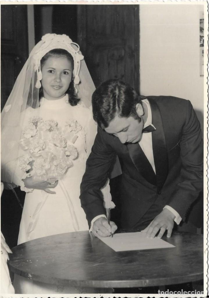 Fotograf&iacute;a antigua: :::: FF211 - FOTOGRAFIA - PAREJA DE NOVIOS - 17,5 X 12,5 CM.