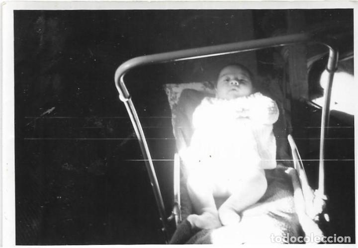 Fotografia antica: == AF761 - FOTOGRAFIA - BEB&Eacute; EN SU SILLITA
