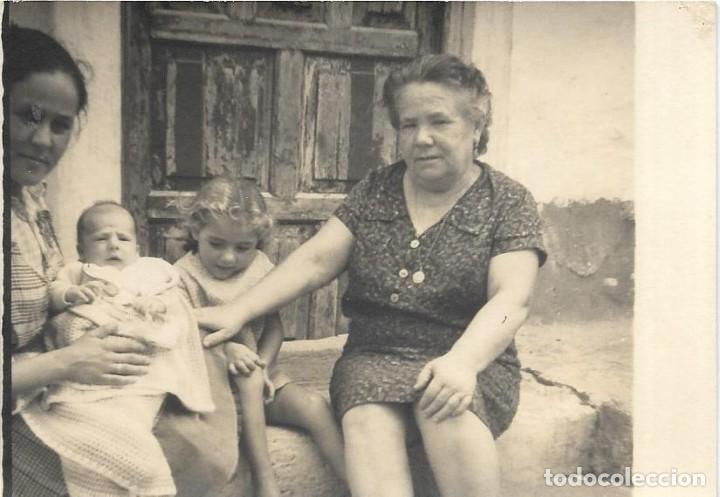 Fotografia antica: ** AF765 - FOTOGRAFIA - SE&Ntilde;ORA CON UNA JOVEN MAMA CON SUS NI&Ntilde;OS