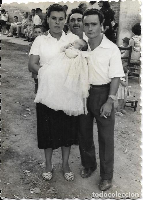 Fotografia antica: == AD882 - FOTOGRAFIA - PAREJA CON SU BEB&Eacute;