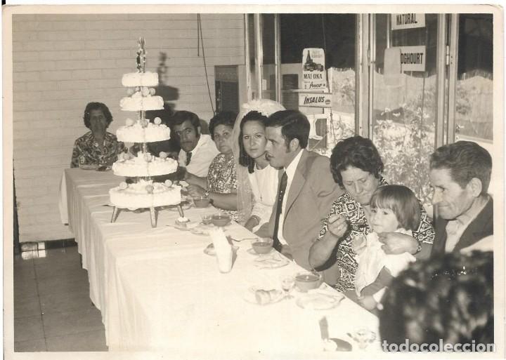 Fotografia antica: *** P157 - FOTOGRAFIA - PAREJA DE NOVIOS EN SU BANQUETE DE BODAS - 18 X 12 CM.