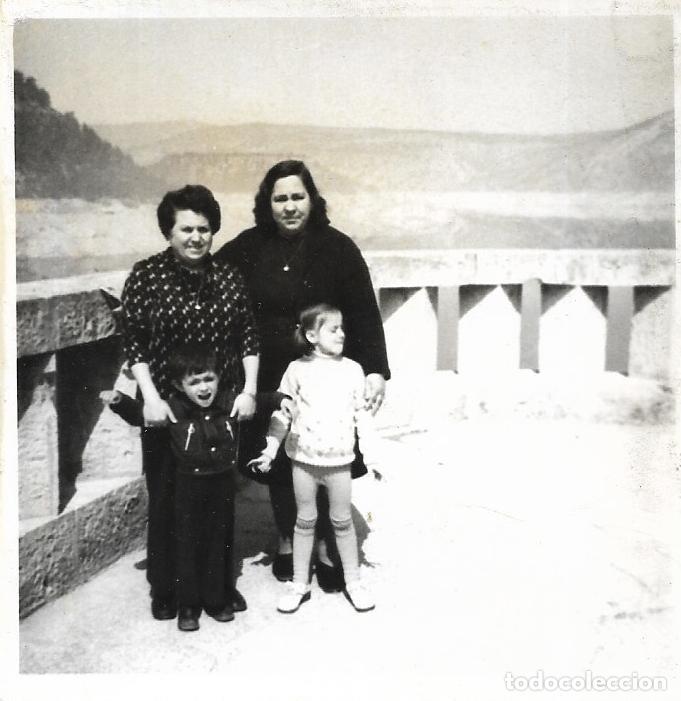 Fotografia antica: == AF129 - FOTOGRAFIA - DOS SE&Ntilde;ORAS CON UNA PAREJA DE JOVENCITOS