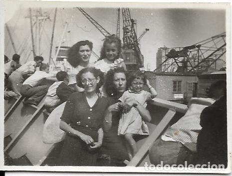 Antique Photography: == FP740 - FOTOGRAFIA PEQUE&Ntilde;O FORMATO - AMIGAS CON SUS NI&Ntilde;AS - 6 X 4,3 CM.