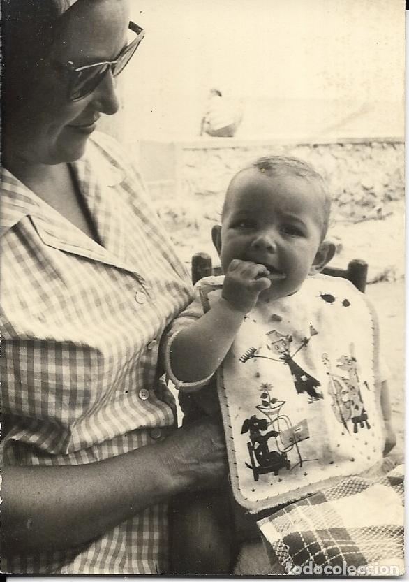 Fotografia antica: == AF887 - FOTOGRAFIA - SE&Ntilde;ORA CON BEB&Eacute; EN BRAZOS