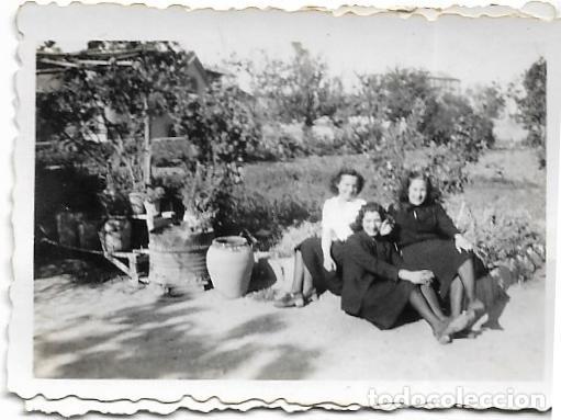 Fotografia antica: ** FP748 - FOTOGRAFIA PEQUE&Ntilde;O FORMATO - TRES AMIGAS - 6,5 X 4,5 CM.