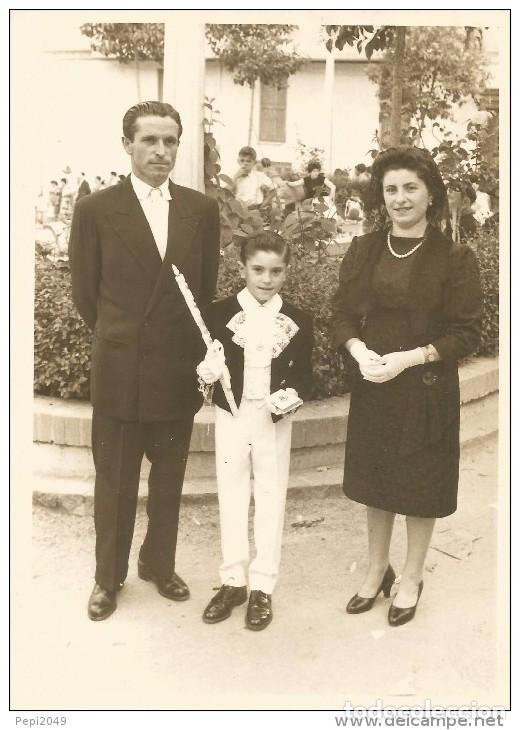 Fotografia antica: *** PR485 - FOTOGRAFIA - NI&Ntilde;O DE PRIMERA COMUNION CON SUS PADRES