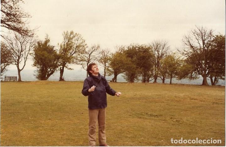Antique Photography: == MM457 - FOTOGRAFIA - JOVEN EN UN BONITO PAISAJE
