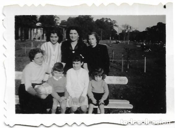 Fotograf&iacute;a antigua: == FP779 - FOTOGRAFIA PEQUE&Ntilde;O FORMATO - SE&Ntilde;ORAS CON SUS NI&Ntilde;OS - 7 X 5 CM.