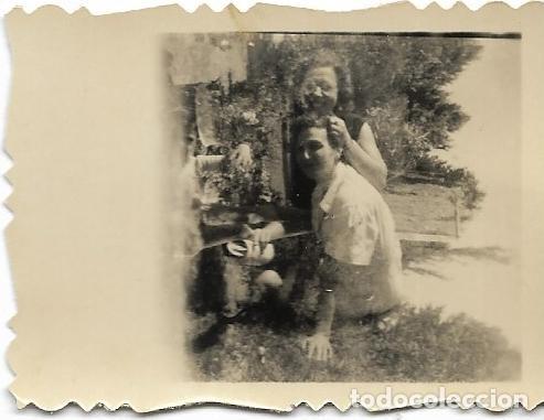 Fotograf&iacute;a antigua: == FP780 - FOTOGRAFIA PEQUE&Ntilde;O FORMATO - DOS AMIGAS - 6,5 X 4,5 CM.