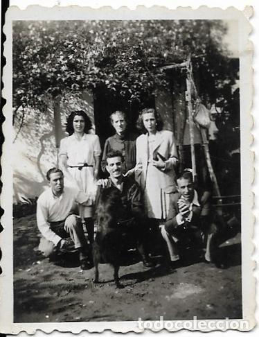 Fotograf&iacute;a antigua: == FP789 - FOTOGRAFIA PEQUE&Ntilde;O FORMATO - GRUPO DE AMIGOS - 1945 - 6 X 4,5 CM.