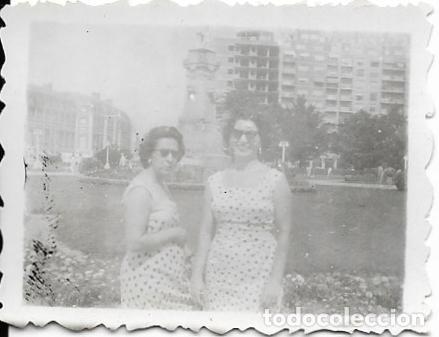 Fotograf&iacute;a antigua: == FP791 - FOTOGRAFIA PEQUE&Ntilde;O FORMATO - DOS AMIGAS - 5,5 X 4 CM.