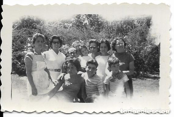 Fotograf&iacute;a antigua: == FP792 - FOTOGRAFIA PEQUE&Ntilde;O FORMATO - GRUPO DE AMIGAS - 7 X 4,5 CM.