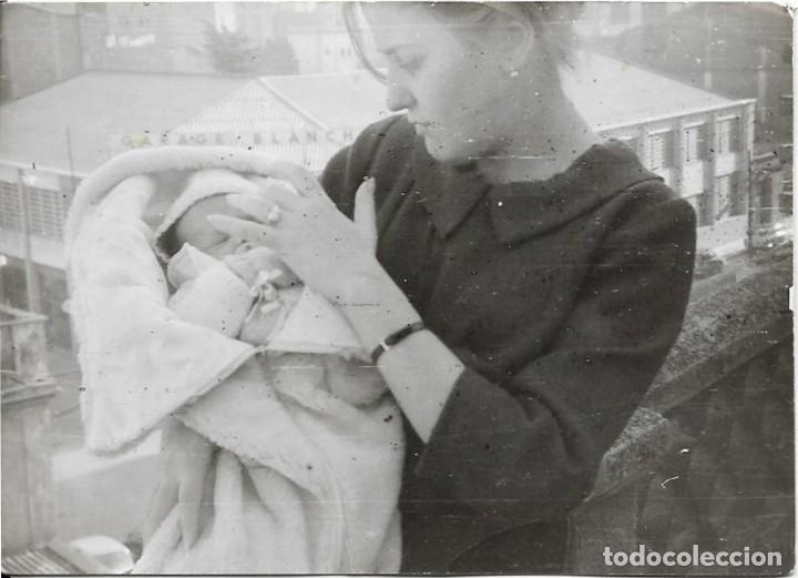 Fotografia antiga: == MM844 - FOTOGRAFIA - SE&Ntilde;ORA CON UN BEB&Eacute;