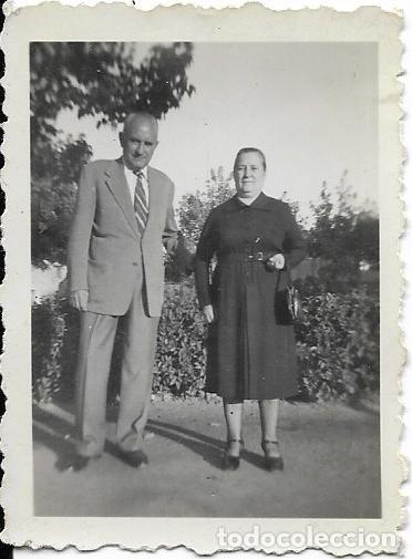 Fotografia antiga: == FP799 - FOTOGRAFIA PEQUE&Ntilde;O FORMATO - PAREJA - 6,2 X 4,5 CM.