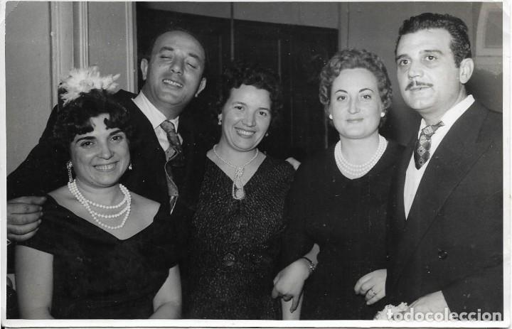 Fotografia antiga: :::: P171 - FOTOGRAFIA - GRUPO DE AMIGOS - 1959 - 17,5 X 11,5 CM.