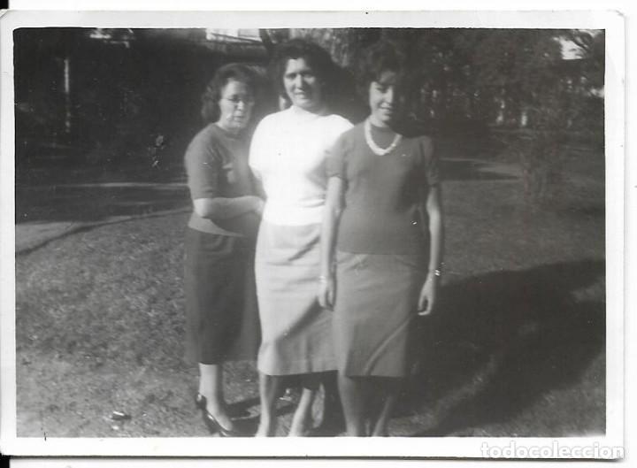 Fotografia antiga: == MM577 - FOTOGRAFIA - TRES AMIGAS
