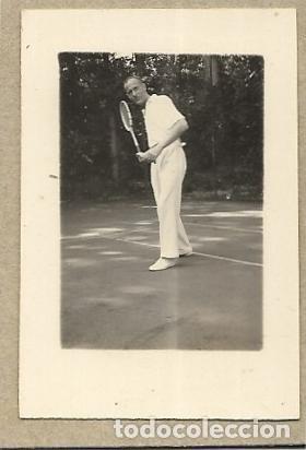 Fotografia antiga: == FP902 - FOTOGRADIA PEQUE&Ntilde;O FORMATO - SE&Ntilde;OR JUGANDO AL TENIS - 5 X 3,3 CM.