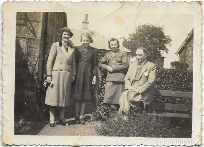 Fotografia antiga: == MM583 - FOTOGRADIA - GRUPO DE AMIGOS 1943