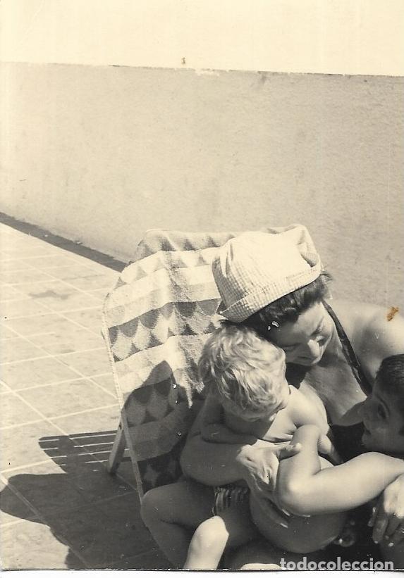 Fotograf&iacute;a antigua: == MM938 - FOTOGRAFIA - SE&Ntilde;ORA CON NI&Ntilde;O EN BRAZOS