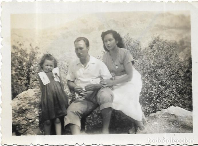 Fotografia antiga: == F177 - FOTOGRAFIA - PAREJA CON SU NI&Ntilde;ITA
