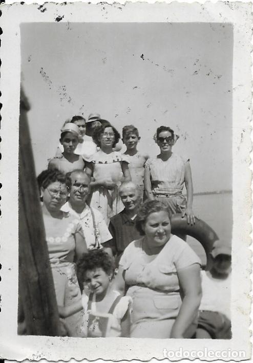 Fotografia antiga: == F181 - FOTOGRAFIA - GRUPO DE AMIGOS