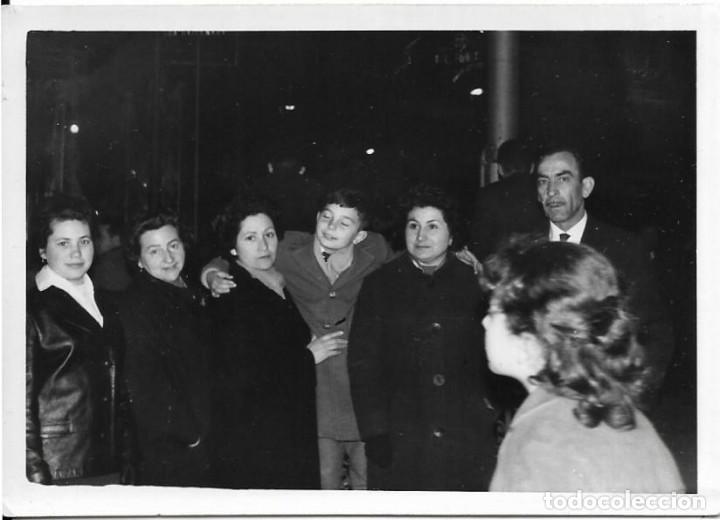Fotografia antiga: == F225 - FOTOGRAFIA - GRUPO DE AMIGOS